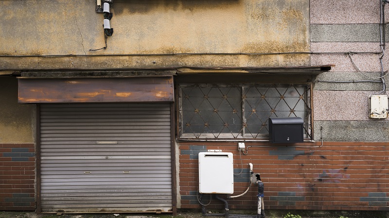 Garage Door Tune-Ups in Houston: Local Factors That Influence the Right Schedule