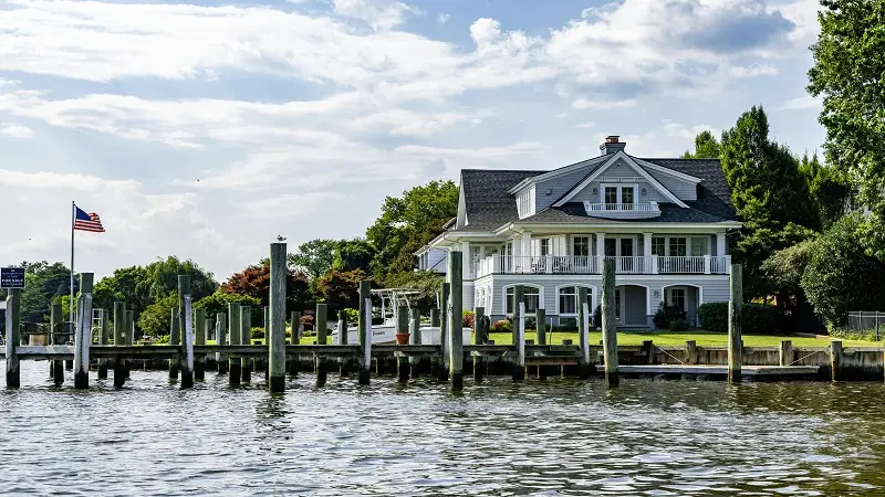 From Dock to Deal: Expert Tips for Landing the Perfect Waterfront Home